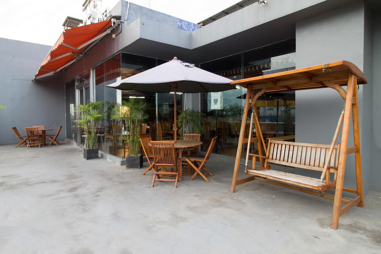 Reddoorz Near Roxy Hotel Jakarta Ngoại thất bức ảnh