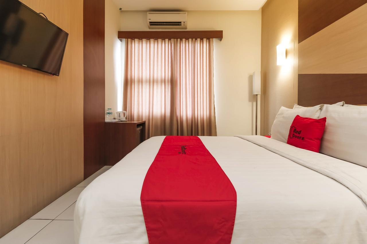 Reddoorz Near Roxy Hotel Jakarta Ngoại thất bức ảnh